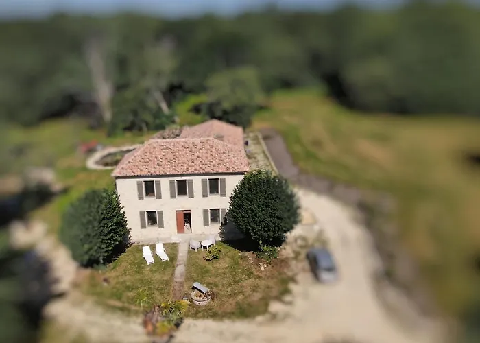 Pouget Dom wakacyjny *